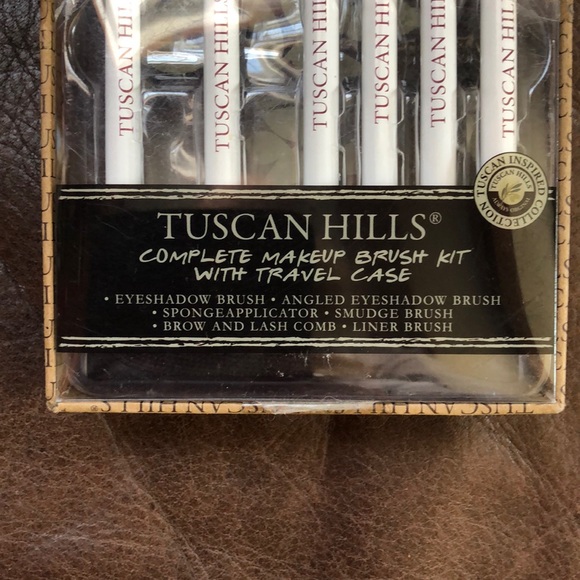 Tuscan Hills Complete Makeup Brush Set with Travel Case - Picture 3 of 4